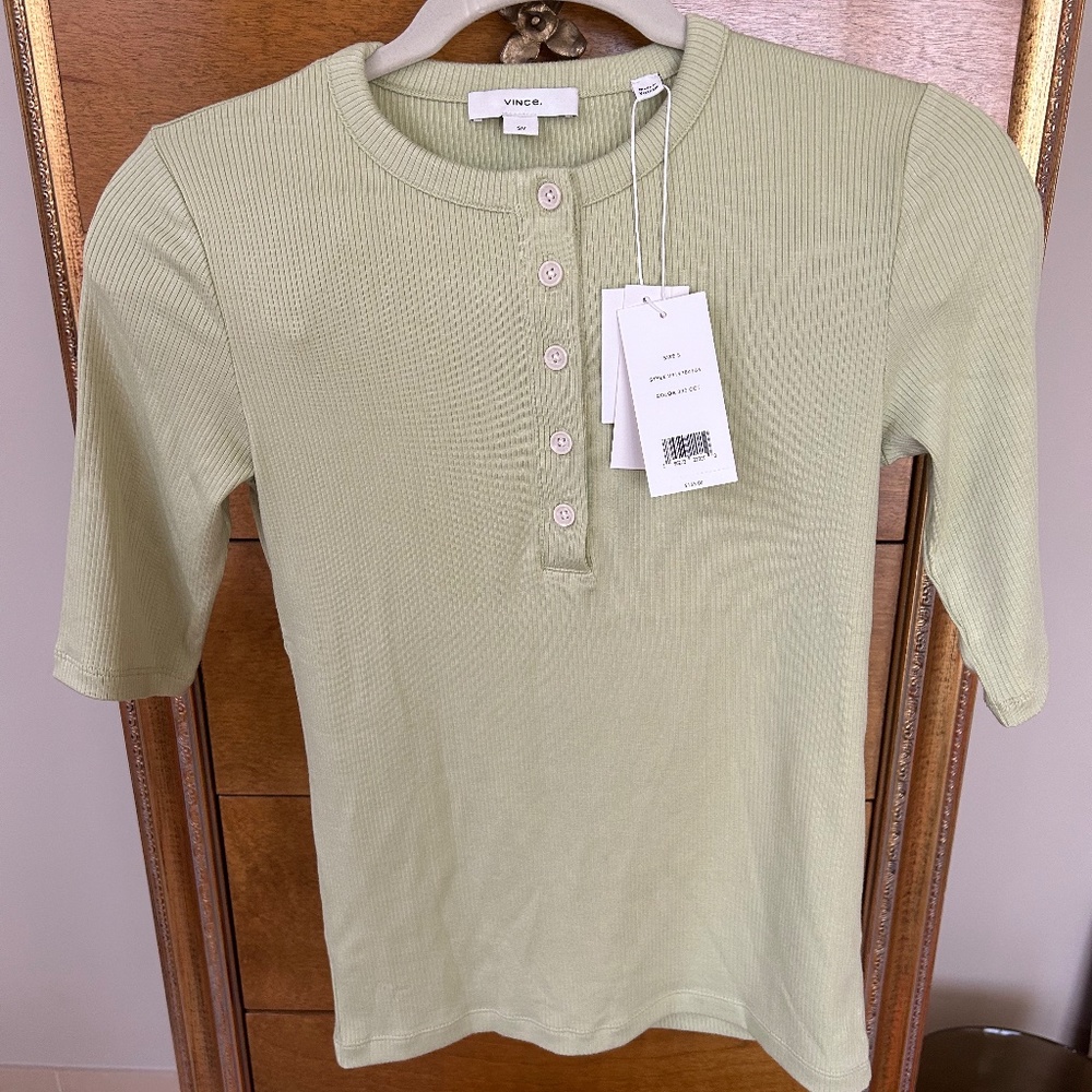 Vince green T-shirt